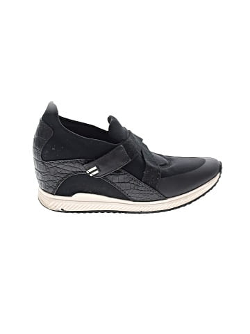 Baretraps Sneakers (view 1)