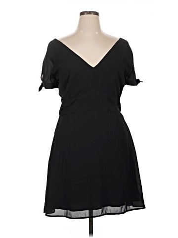 Abercrombie & Fitch Cocktail Dress (view 1)