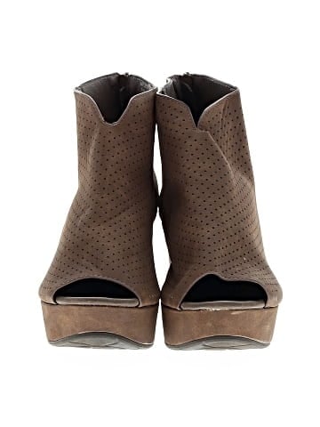 Pierre Dumas Wedges (view 2)