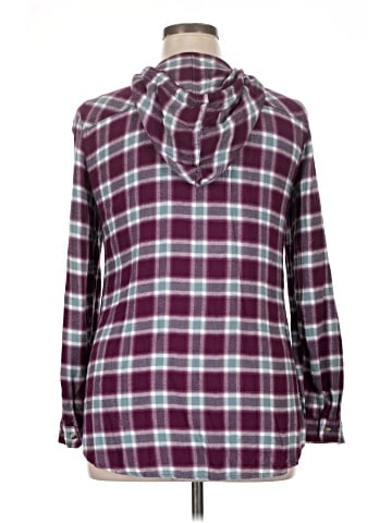 Maurices Long Sleeve Button-Down Shirt (view 2)