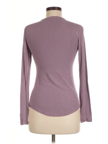 Lululemon Athletica Long Sleeve T-Shirt (view 2)