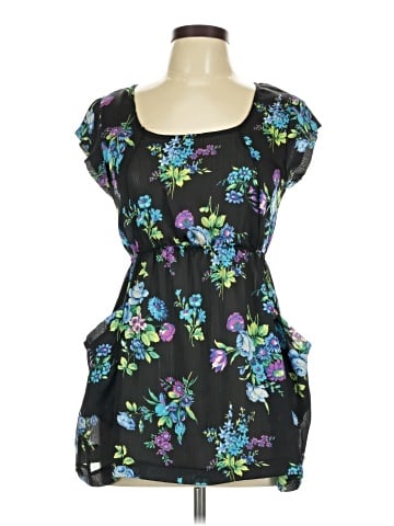 Lily White Short Sleeve Top (view 1)