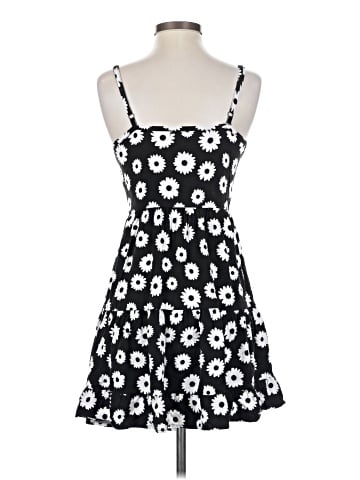 Hot Topic Casual Dress (view 2)