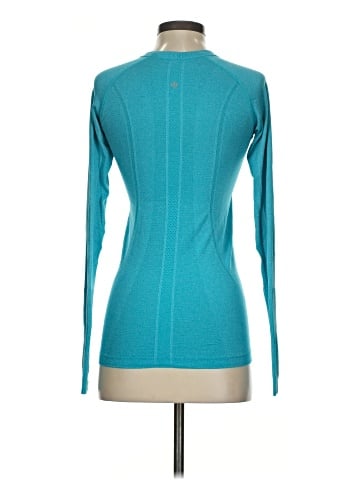 Lululemon Athletica Long Sleeve T-Shirt (view 2)