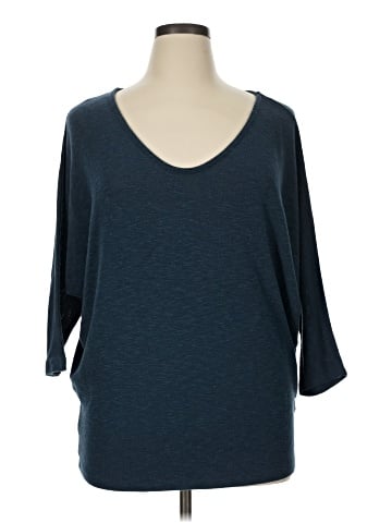 Laila Jayde Pullover Sweater (view 1)