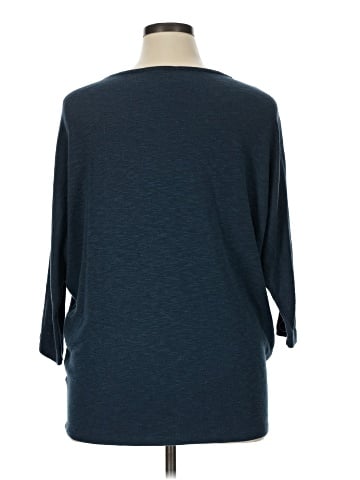 Laila Jayde Pullover Sweater (view 2)