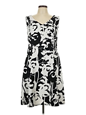 Peter Nygard Casual Dress (view 1)