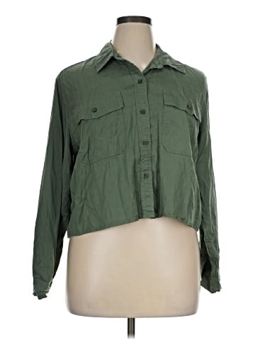 Universal Thread Long Sleeve Button-Down Shirt (view 1)