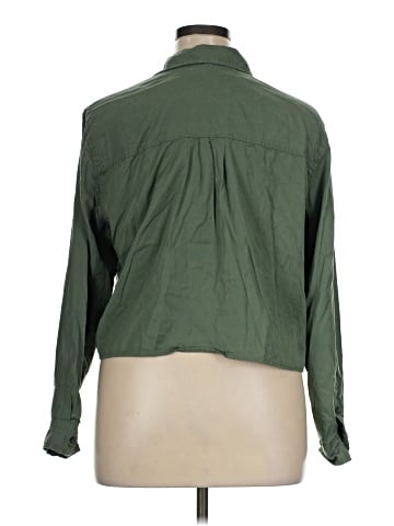 Universal Thread Long Sleeve Button-Down Shirt (view 2)