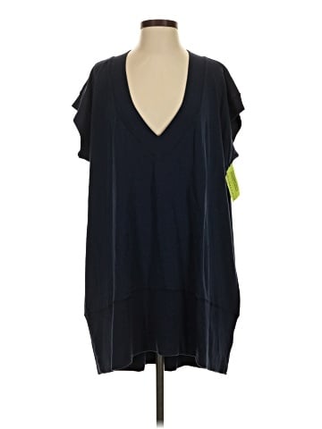 AIKO Poncho (view 1)