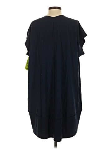 AIKO Poncho (view 2)