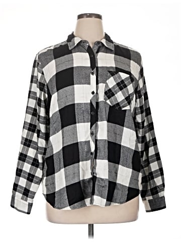 Maurices Long Sleeve Button-Down Shirt (view 1)