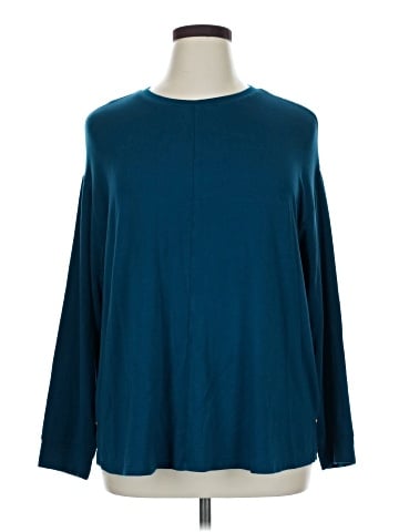 Liz Claiborne Long Sleeve T-Shirt (view 1)