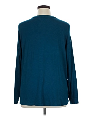 Liz Claiborne Long Sleeve T-Shirt (view 2)