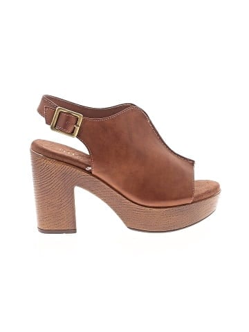 Cliffs by White Mountain Heels (view 1)