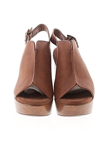 Cliffs by White Mountain Heels (view 2)