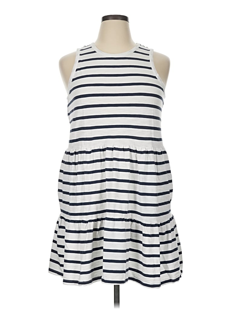 Pre-owned Market & Spruce Sleeveless Top White Halter Neckline Tops