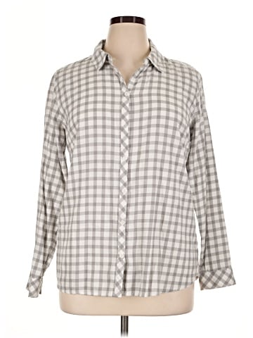 Croft & Barrow Long Sleeve Button-Down Shirt (view 1)