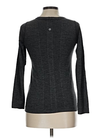 Lululemon Athletica 3/4 Sleeve T-Shirt (view 2)