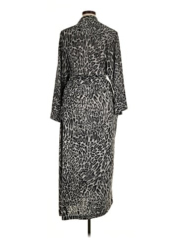 Natori Kimono (view 2)