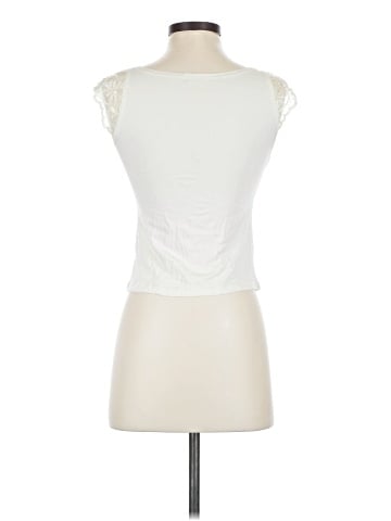 Yuka Sleeveless Blouse (view 2)