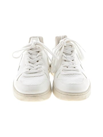 VEJA Sneakers (view 2)