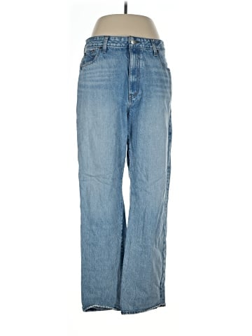 Madewell The Curvy '90s Straight Jean in Mercer Wash (view 1)