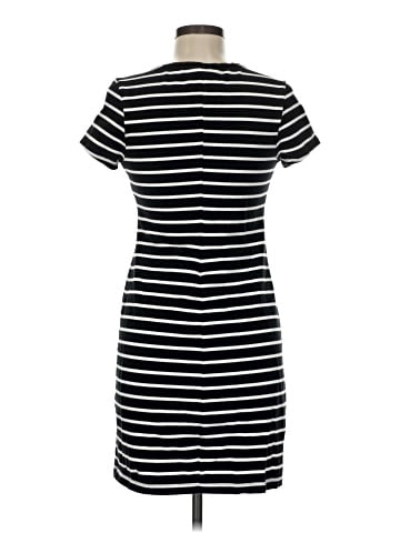 Old Navy Casual Dress (view 2)