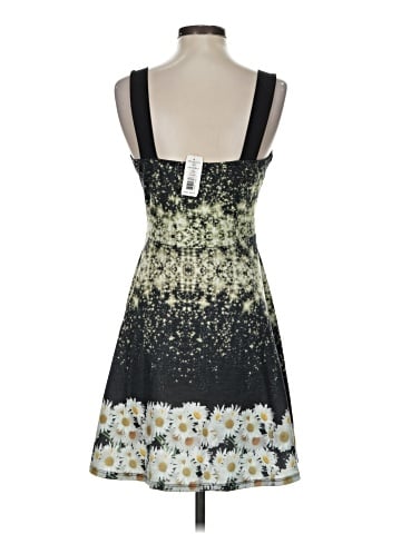 Romeo & Juliet Couture Cocktail Dress (view 2)