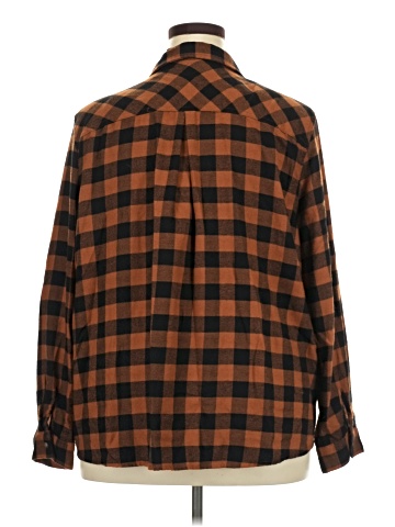Maurices Long Sleeve Button-Down Shirt (view 2)