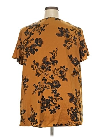 Torrid Short Sleeve T-Shirt (view 2)