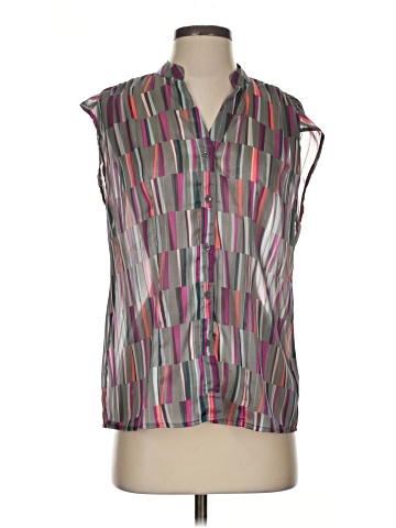 Outback Red Sleeveless Button-Down Shirt (view 1)