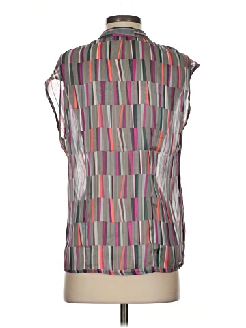 Outback Red Sleeveless Button-Down Shirt (view 2)