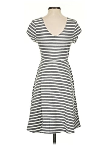Old Navy Casual Dress (view 2)