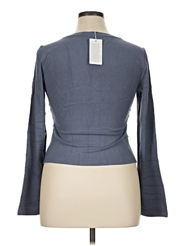 Trendy Queen Long Sleeve T-Shirt (view 2)