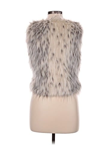 Me Jane Faux Fur Vest (view 2)