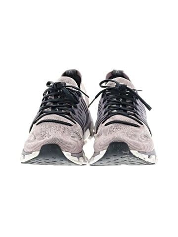 On Cloud Sneakers (view 2)