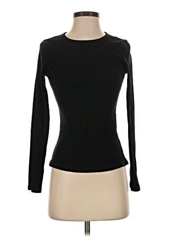 Old Navy Long Sleeve T-Shirt (view 1)