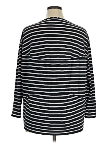 Lululemon Athletica 3/4 Sleeve T-Shirt (view 2)