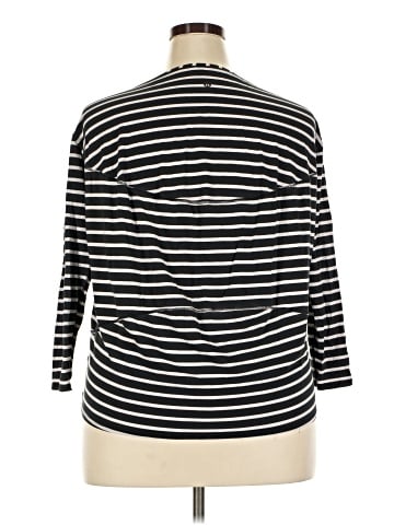 Lululemon Athletica 3/4 Sleeve T-Shirt (view 2)