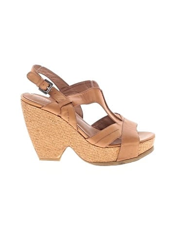Biala Wedges (view 1)
