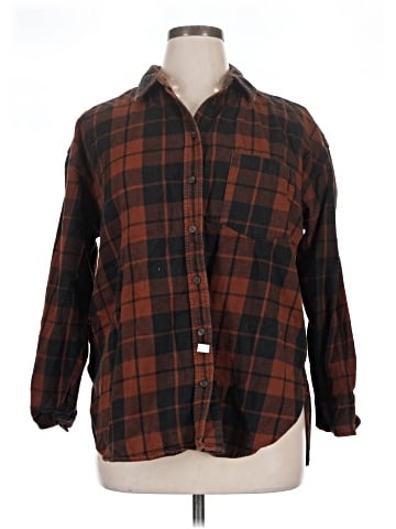 Universal Thread Long Sleeve Button-Down Shirt (view 1)