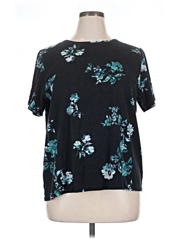 Croft & Barrow Short Sleeve T-Shirt (view 1)