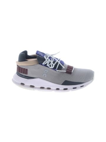 On Cloud Sneakers (view 1)
