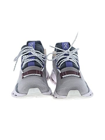 On Cloud Sneakers (view 2)