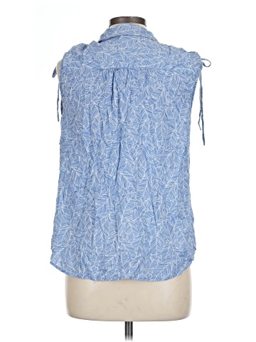Croft & Barrow Sleeveless Button-Down Shirt (view 2)