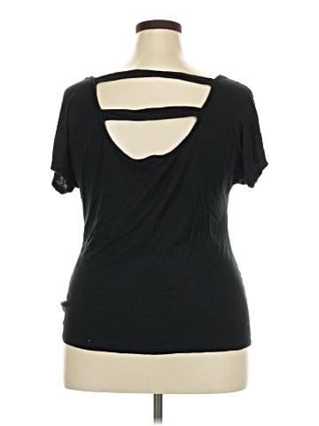 Wet Seal Short Sleeve T-Shirt (view 2)