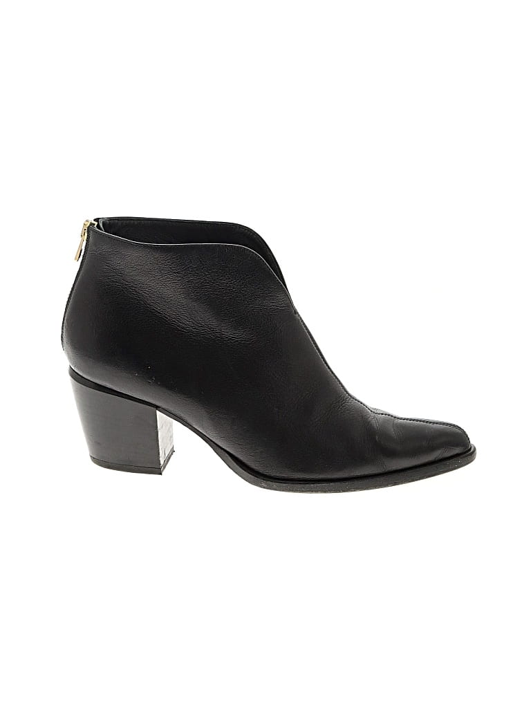 Pre-owned Vince Ankle Boots In Black