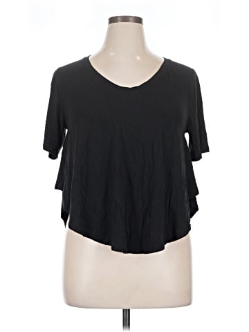 Lululemon Athletica Short Sleeve T-Shirt (view 1)