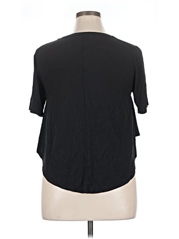 Lululemon Athletica Short Sleeve T-Shirt (view 2)